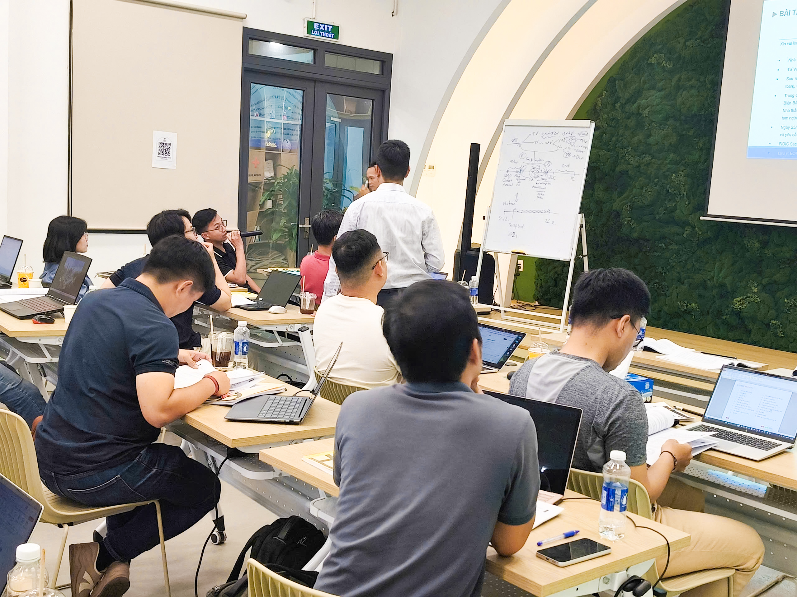 FIDIC 1999 & 2017 qua lăng kính thực tiễn hợp đồng xây dựng